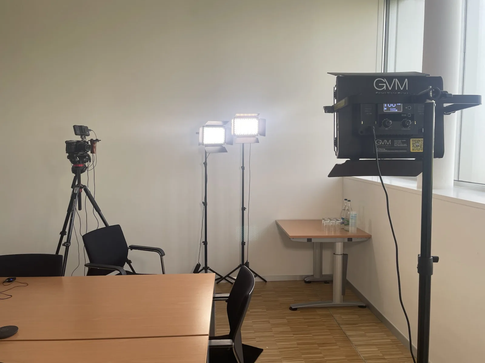Éclairage compact pour produire des formats vidéo courts.